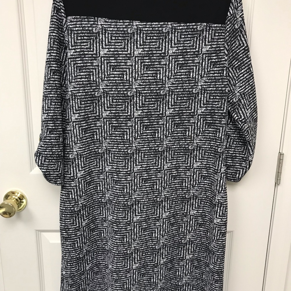 Dress - Picture 6 of 6